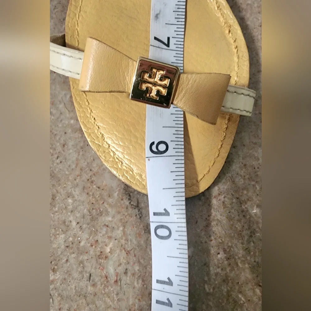 TORY BURCH KAILEY - Kitten heel sandals, iced coffee, approx. 2.7